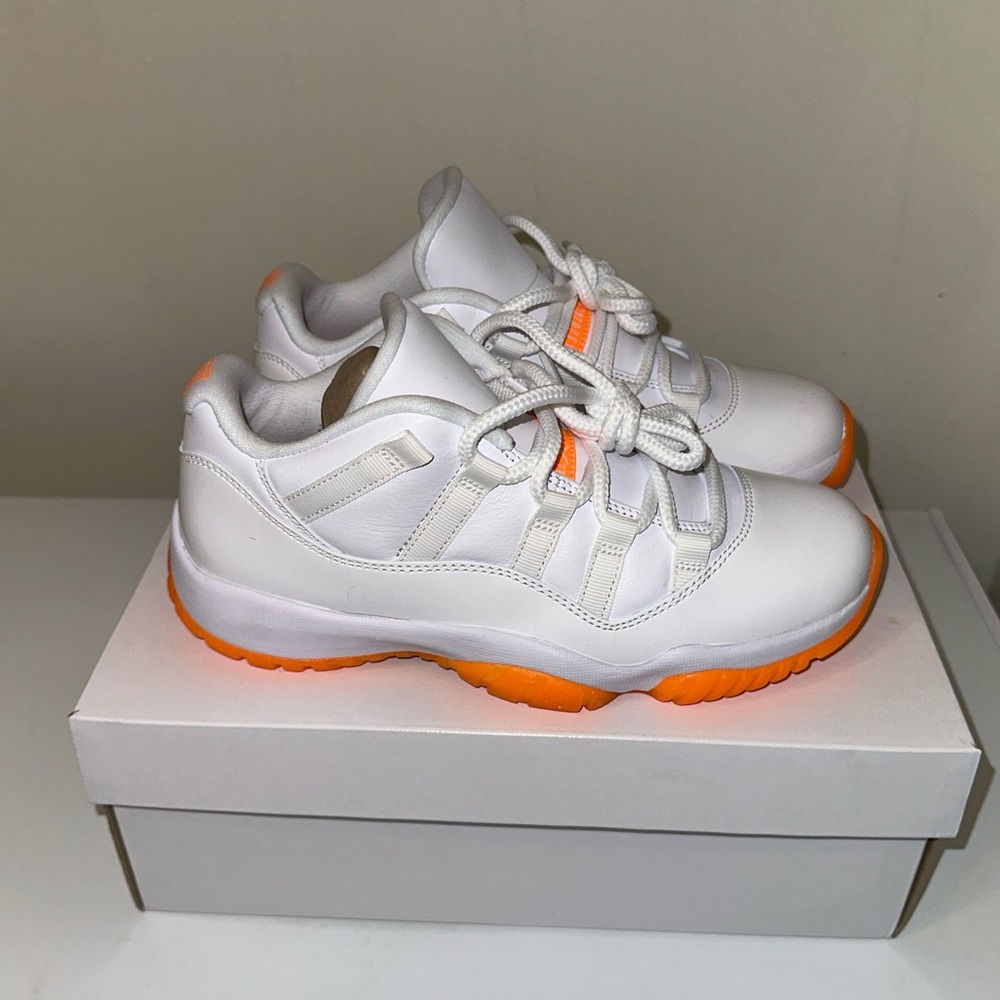 Jordan 11 Retro Low
Citrus (2021) (Women's)